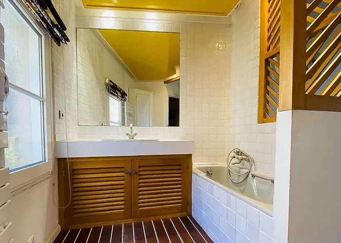 Villa Charmante Face A La ! *