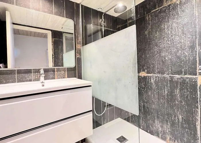 Villa Charmante Face A La ! *